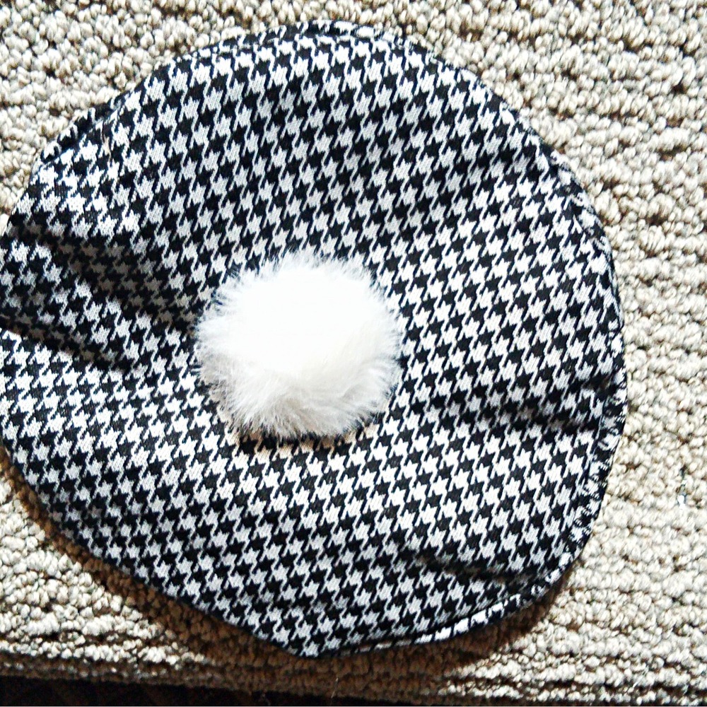 Renee Z. 0-9 Months Black/White Houndstooth Beret Pom-Pom Hat RZ02478 Vin#C-09